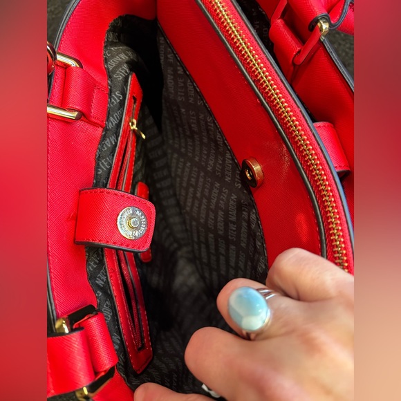 NWOT! BeAuTiFuL Steve Madden Red Handbag! ❤️ - Picture 4 of 11